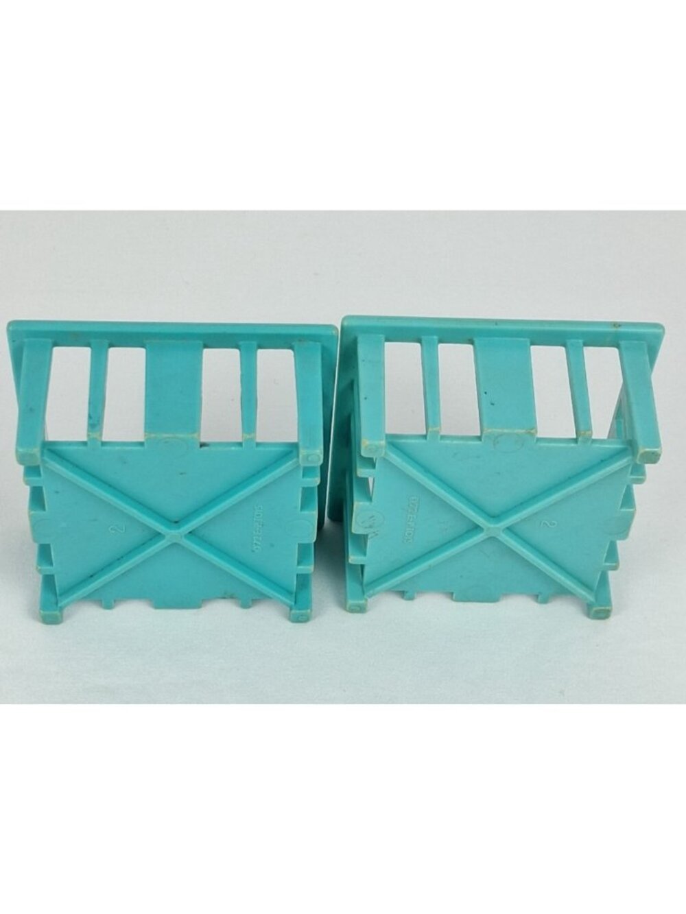 Pair of 2 Vintage Fisher Price Little People - Blue Cribs 1972 - Picture 3 of 5